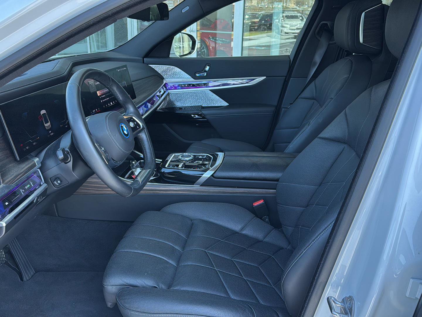 Used 2024 BMW i7 xDrive60 w/ Executive Package image 8