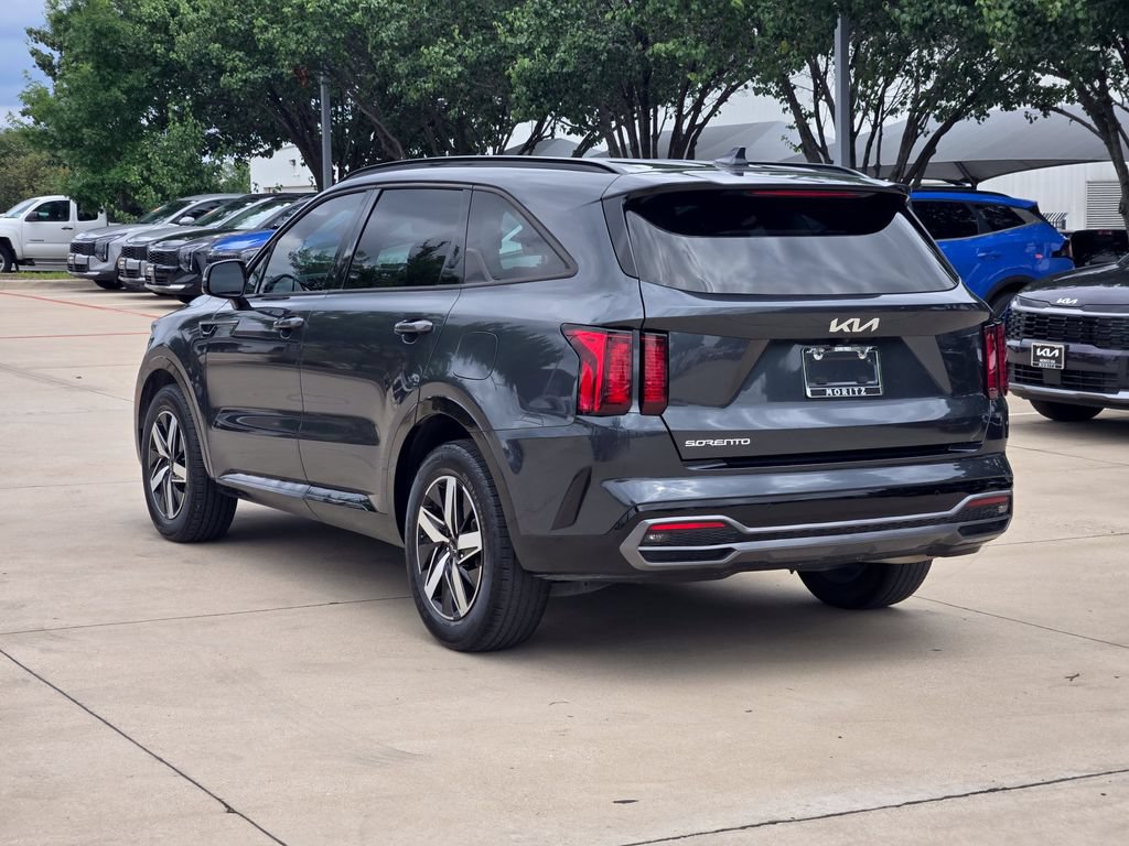 Certified 2023 Kia Sorento S FWD image 3