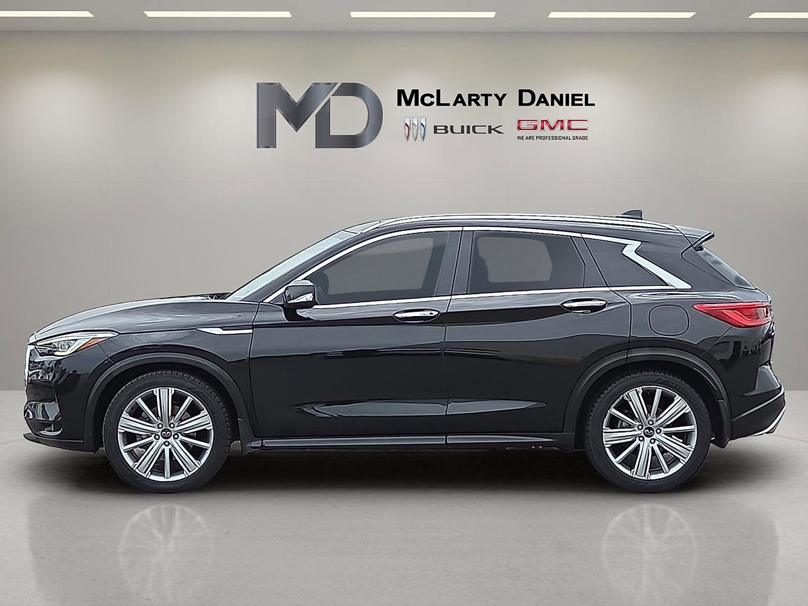 Used 2021 INFINITI QX50 Sensory FWD image 3