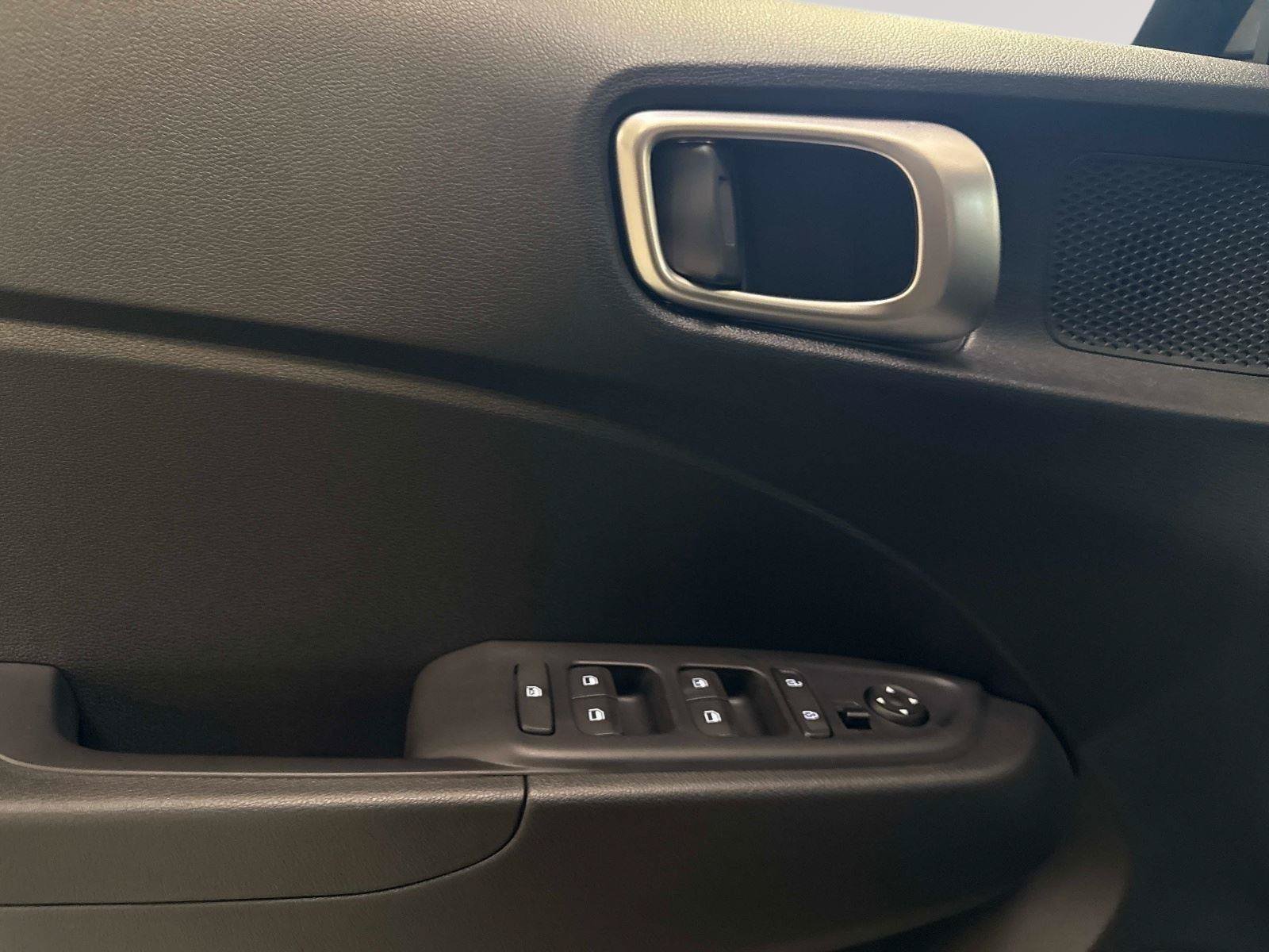 New 2026 Hyundai Venue SE FWD image 18