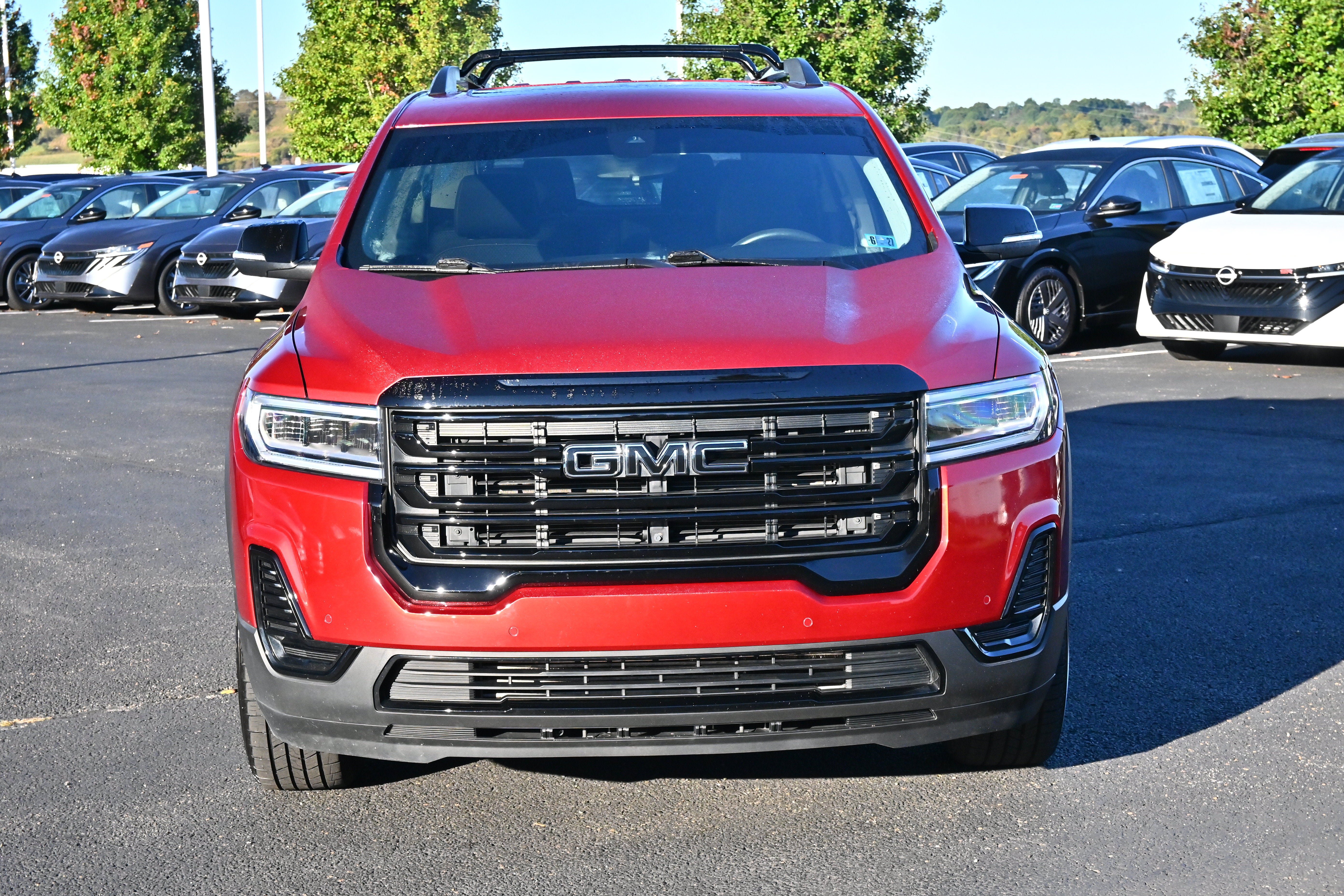 Used 2022 GMC Acadia SLE w/ Driver Convenience Package AWD/4WD image 3