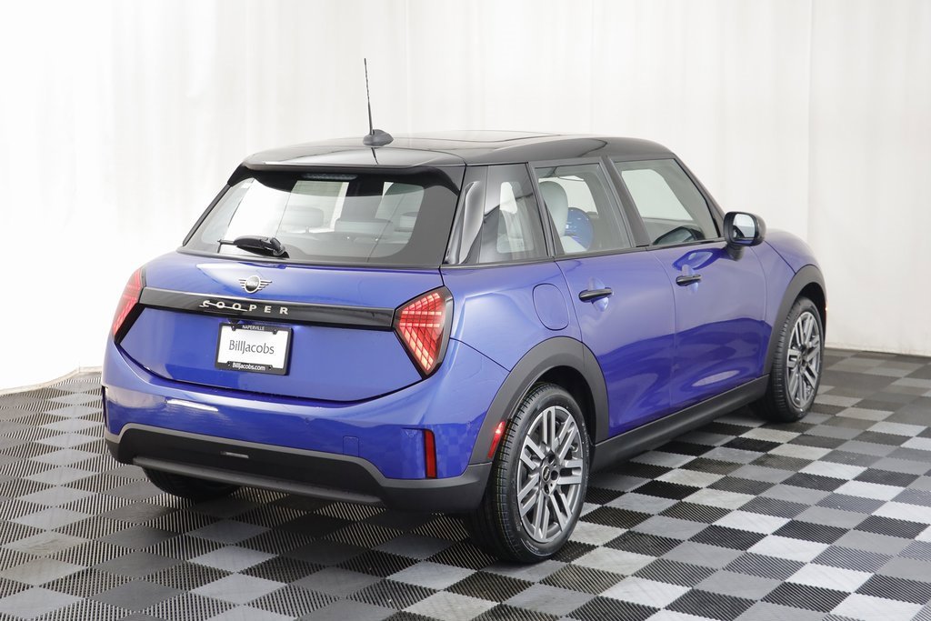 New 2026 MINI Cooper 4-Door Hardtop image 18