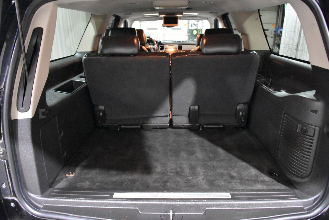 Used 2010 Cadillac Escalade ESV Premium image 9