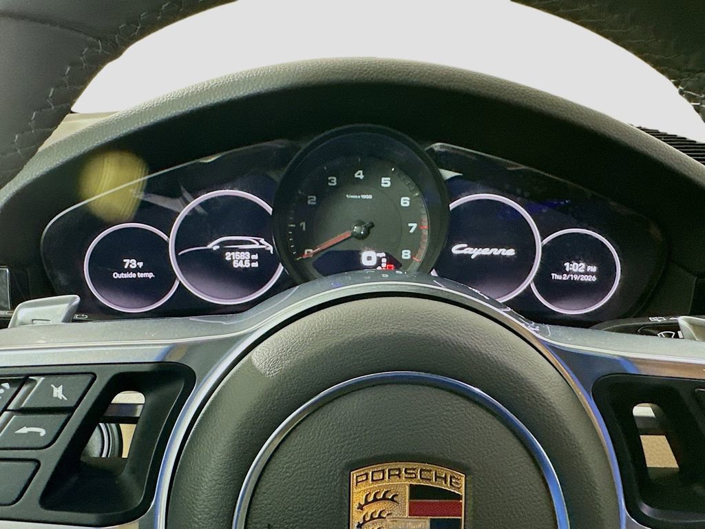 Certified 2022 Porsche Cayenne Platinum Edition image 13