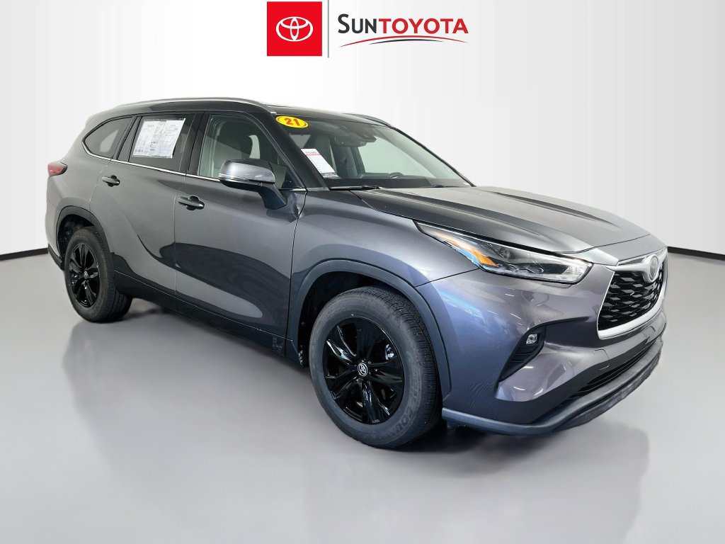 Used 2021 Toyota Highlander XLE FWD image 1
