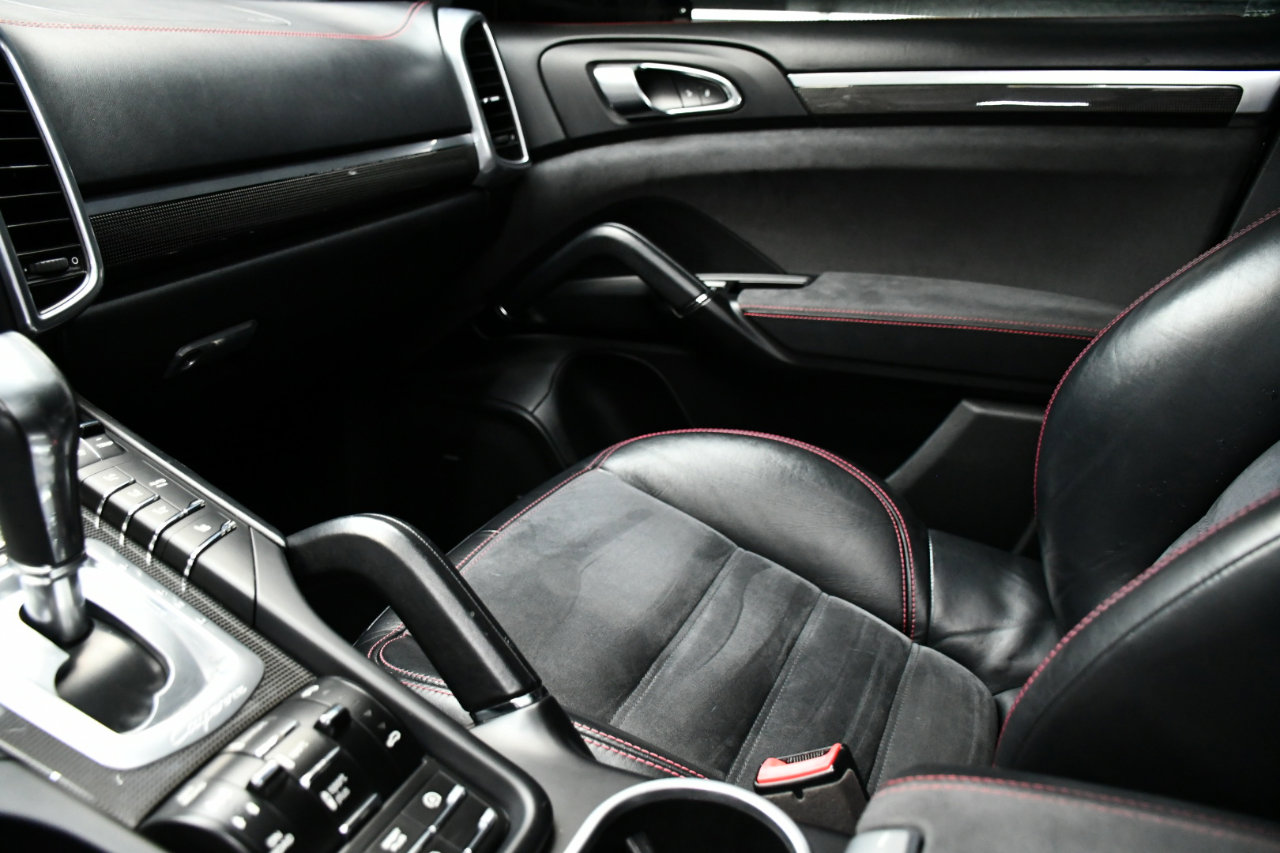 Used 2017 Porsche Cayenne GTS image 35