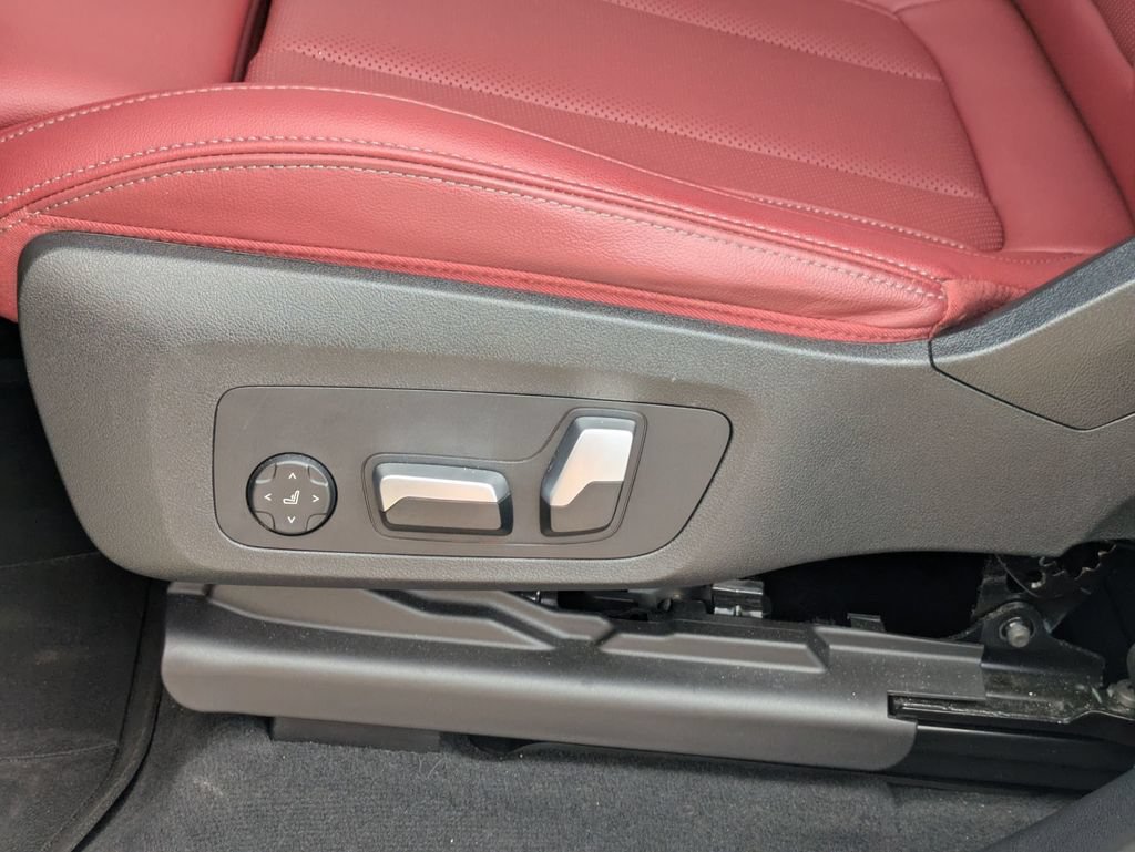 Used 2024 BMW X4 xDrive30i w/ M Sport Package AWD/4WD image 13