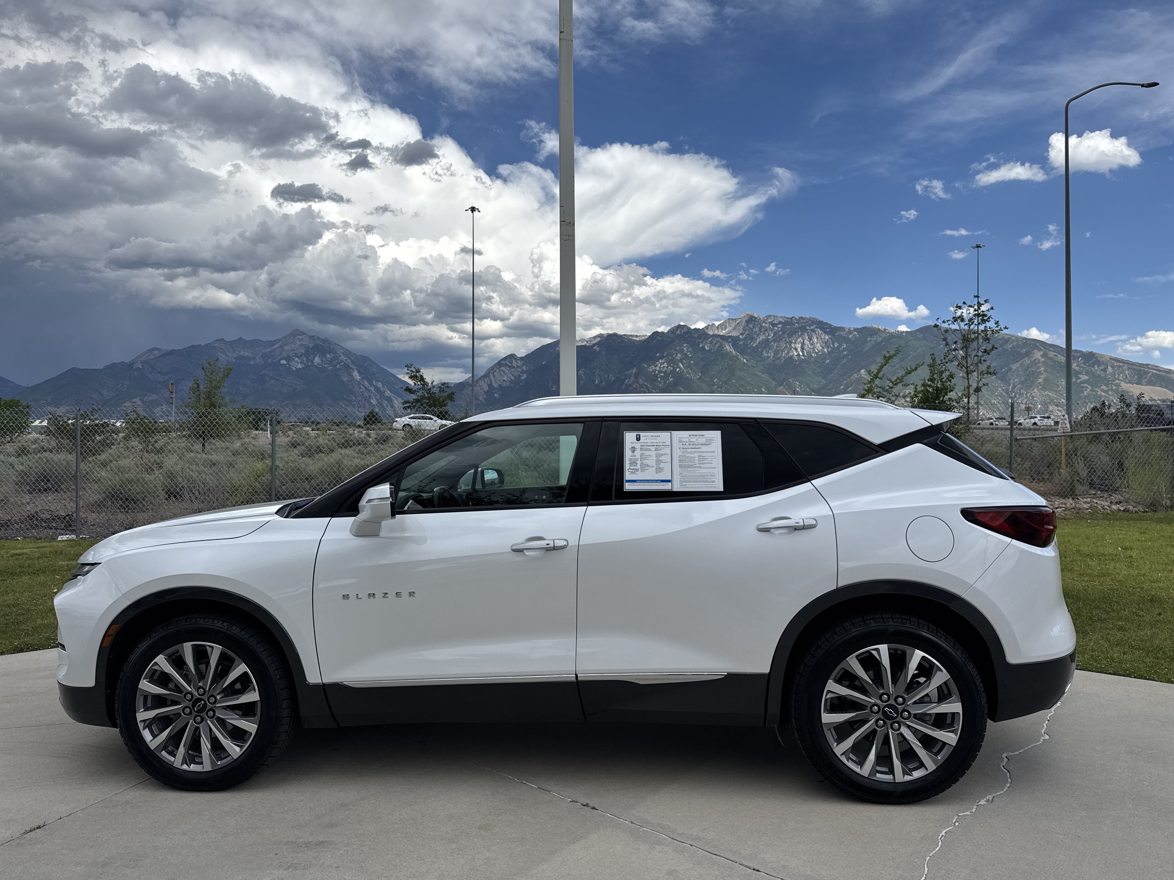 Used 2023 Chevrolet Blazer Premier w/ Enhanced Convenience Package AWD/4WD image 2