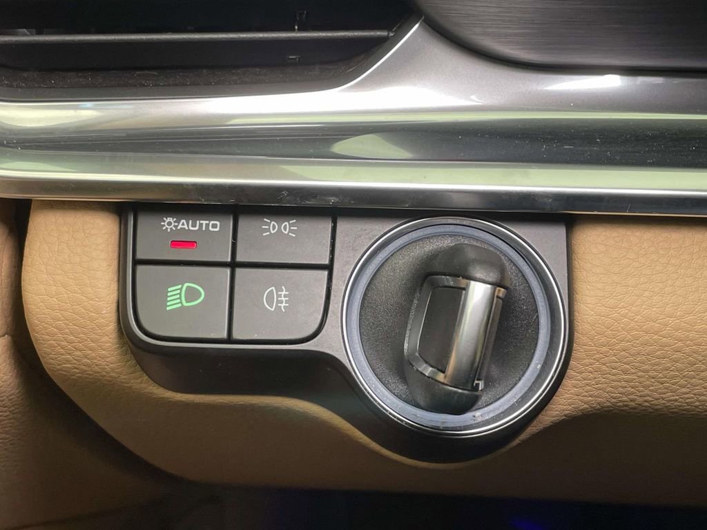 Certified 2022 Porsche Panamera 4 Platinum Edition image 43