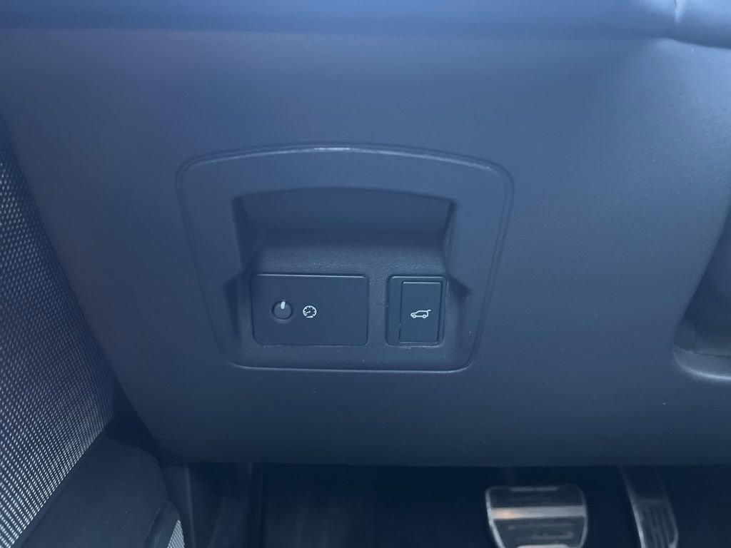 Used 2023 Land Rover Range Rover Velar R-Dynamic S image 60