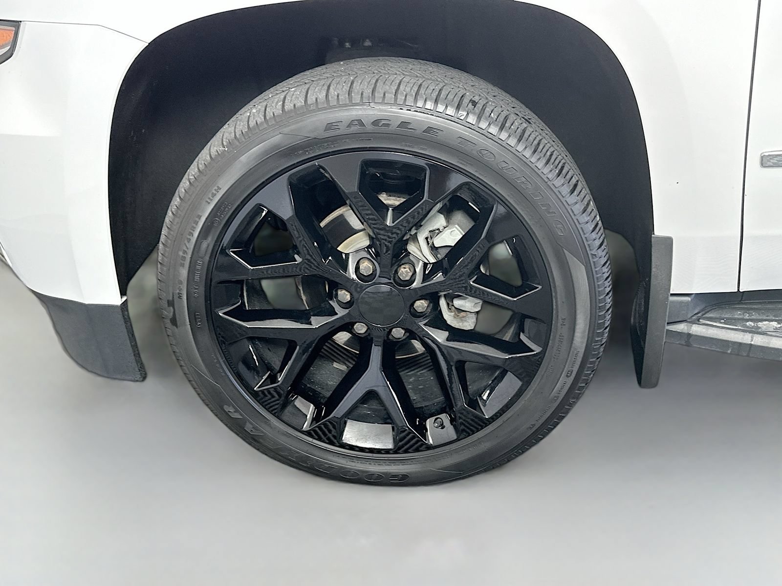 Used 2019 Chevrolet Tahoe LT w/ Luxury Package AWD/4WD image 31