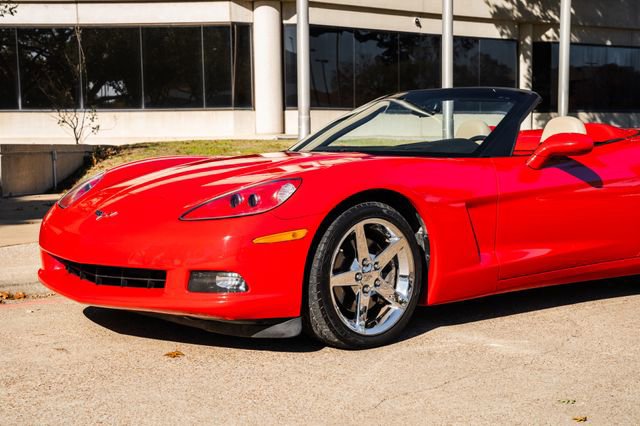 Used 2006 Chevrolet Corvette Convertible w/ Preferred Equipment Group image 59