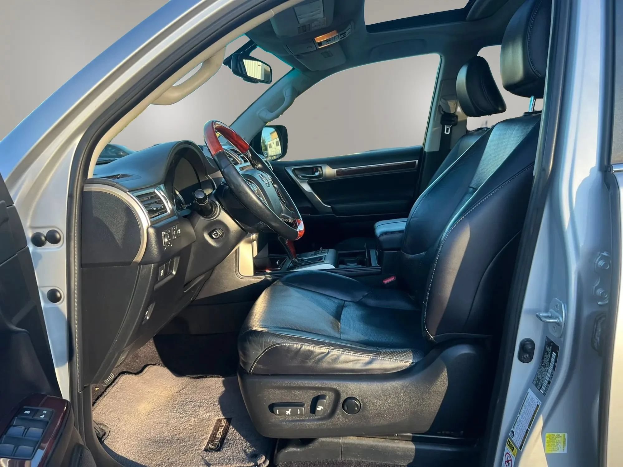 Used 2011 Lexus GX 460 w/ Comfort Plus Pkg AWD/4WD image 25