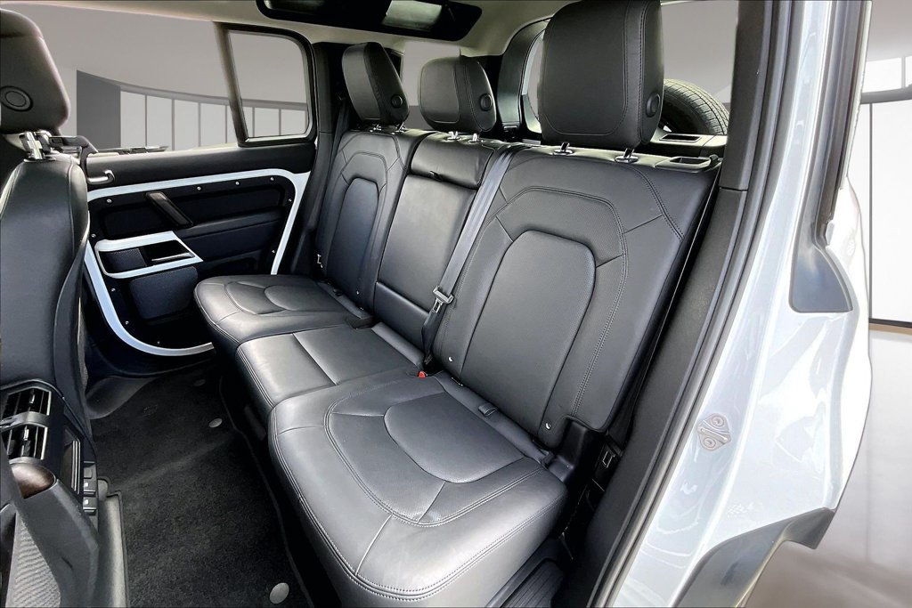Certified 2023 Land Rover Defender 110 SE AWD/4WD image 20