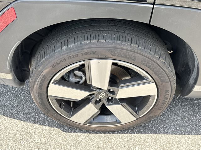 Used 2025 Hyundai Santa Fe Limited FWD image 17