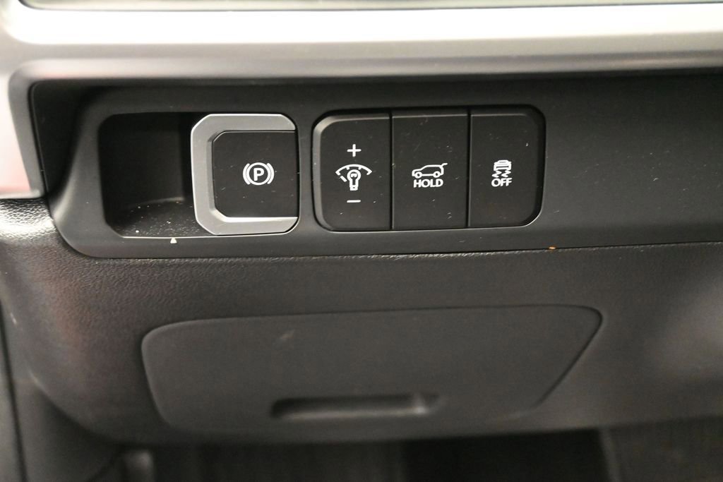 Used 2025 Hyundai Santa Fe SEL FWD image 16