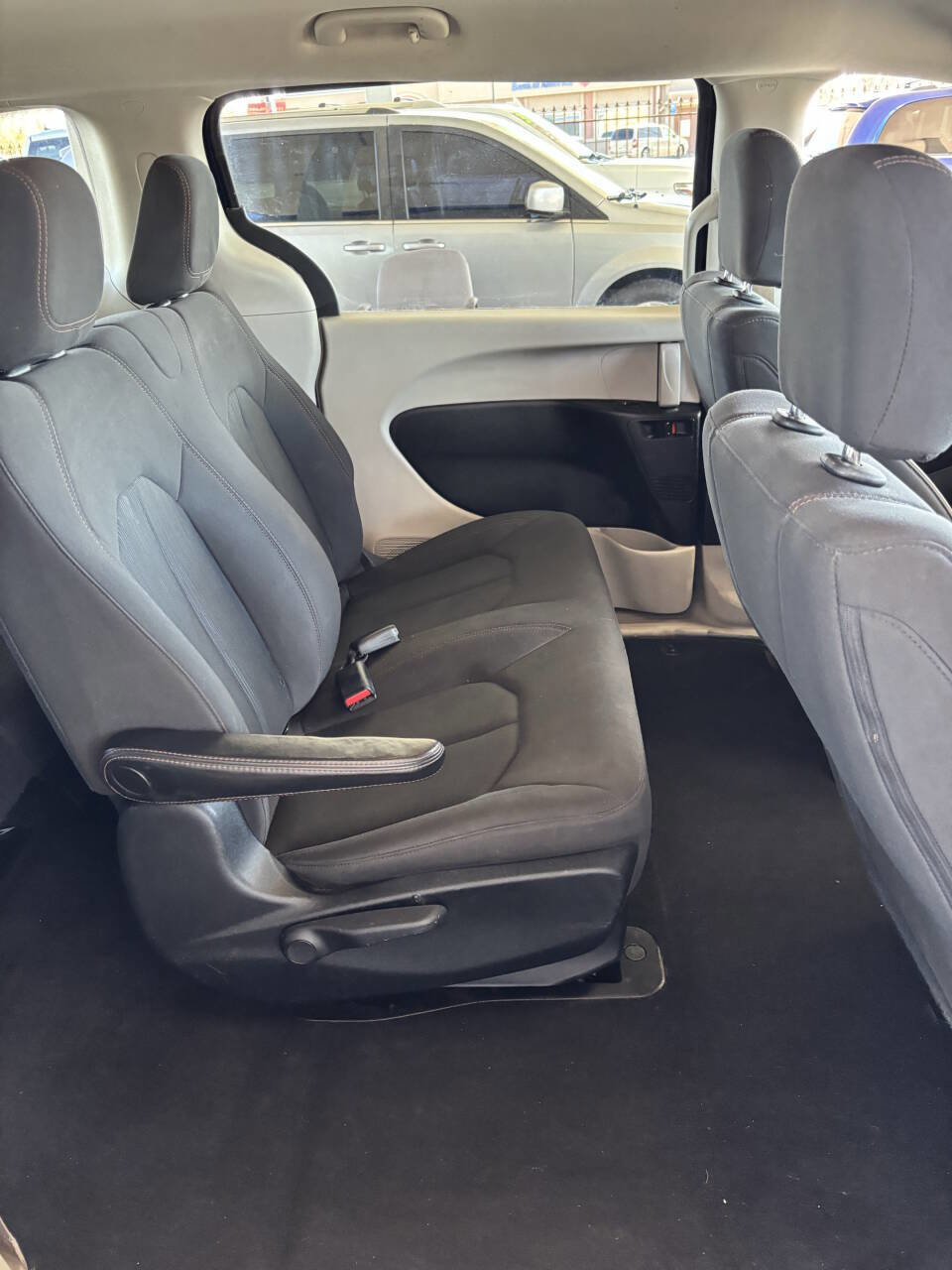 Used 2019 Chrysler Pacifica L image 21