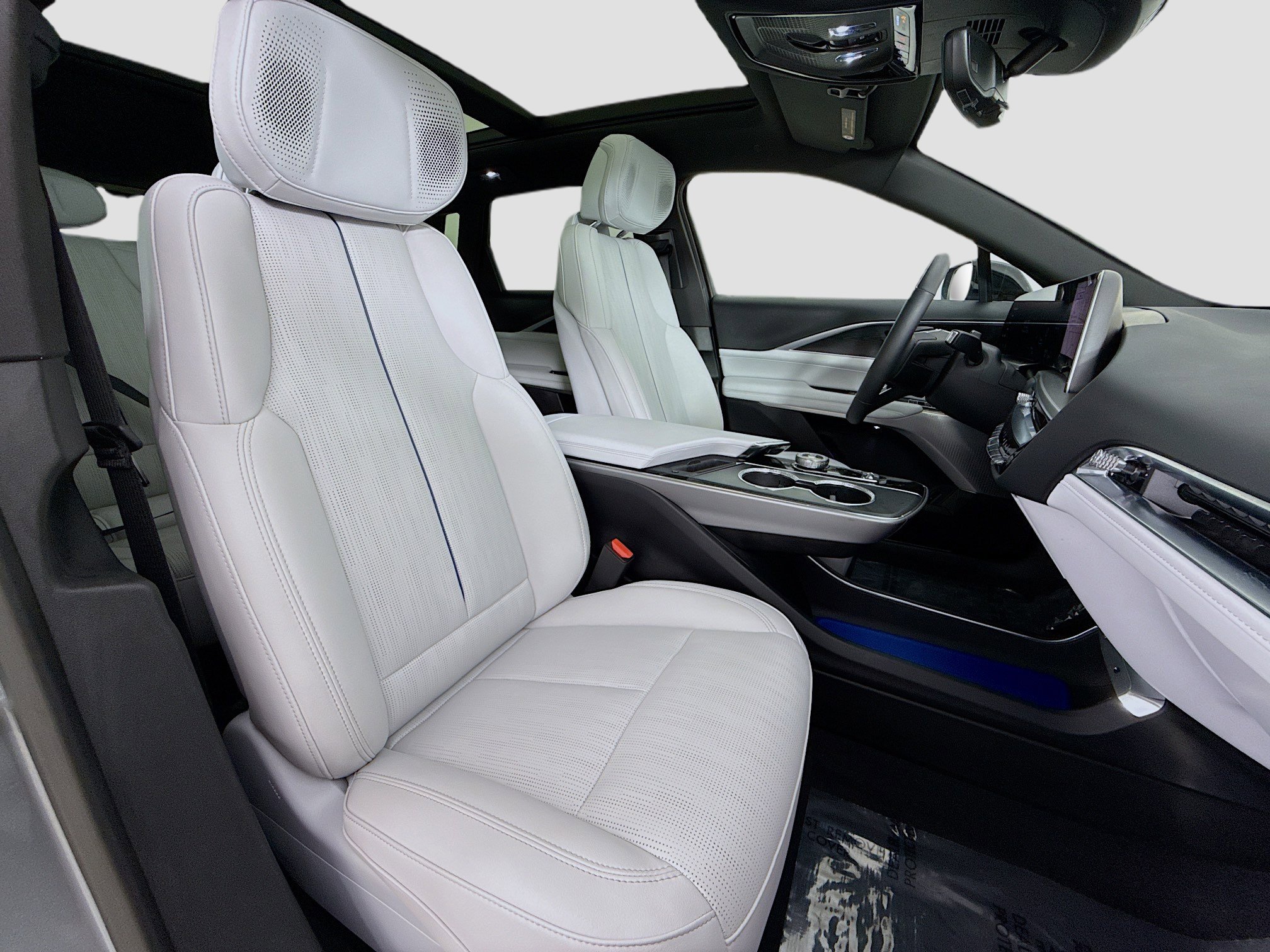 Used 2025 Cadillac Lyriq Sport image 30