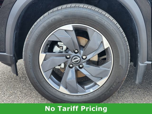 Certified 2025 Nissan Rogue SV FWD image 8