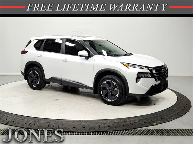 Used 2024 Nissan Rogue SV w/ SV Premium Package image 1