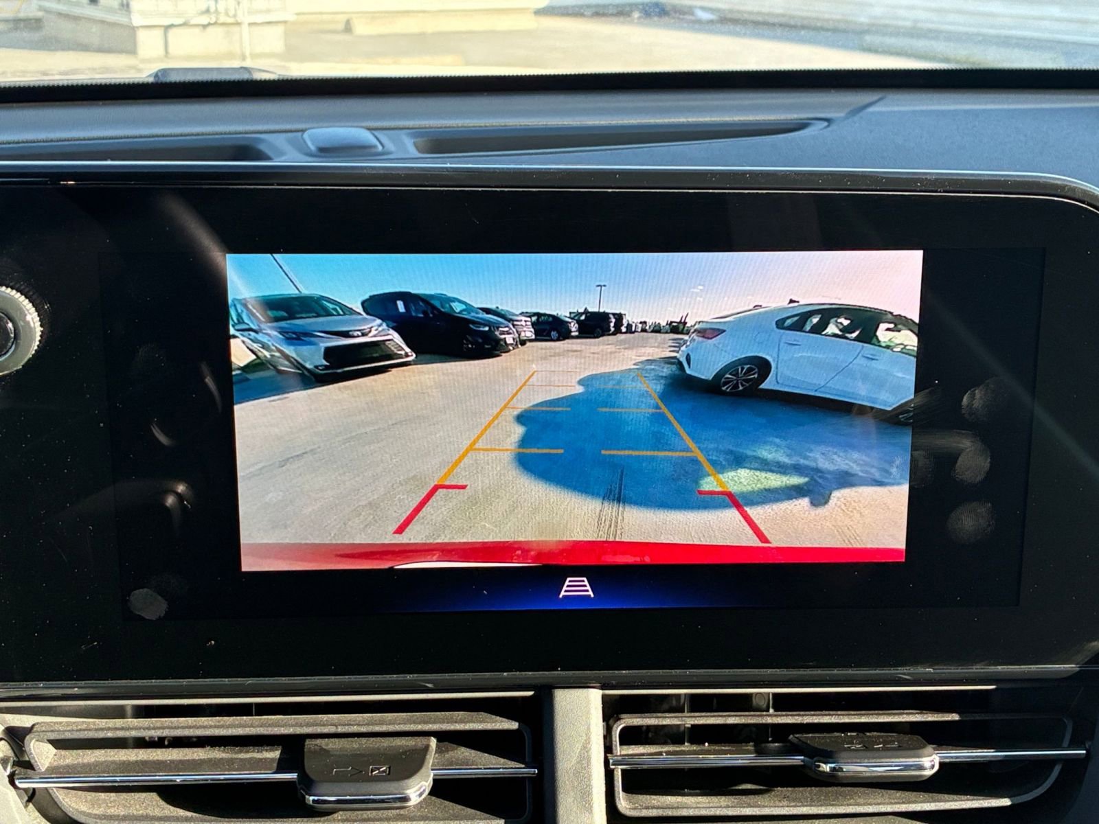 Used 2025 Chevrolet Trax LT w/ LT Convenience Package image 17