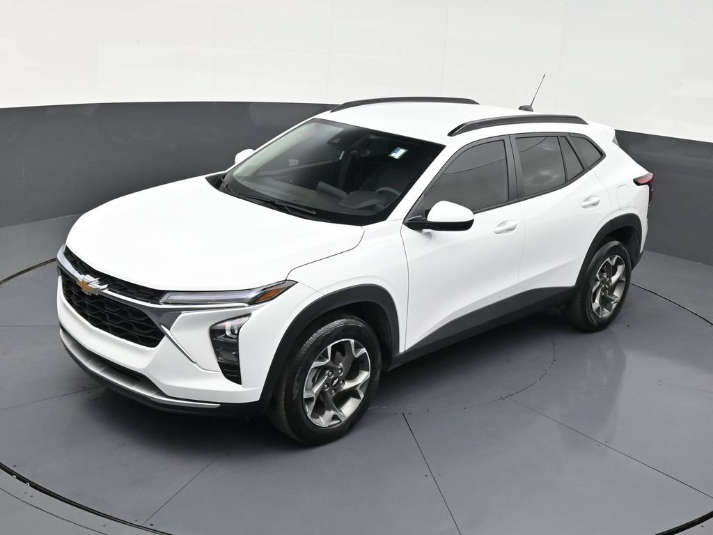 Used 2024 Chevrolet Trax LT FWD image 9