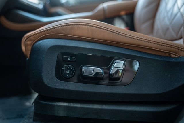 Used 2023 BMW X7 xDrive40i w/ Parking Assistance Package AWD/4WD image 39