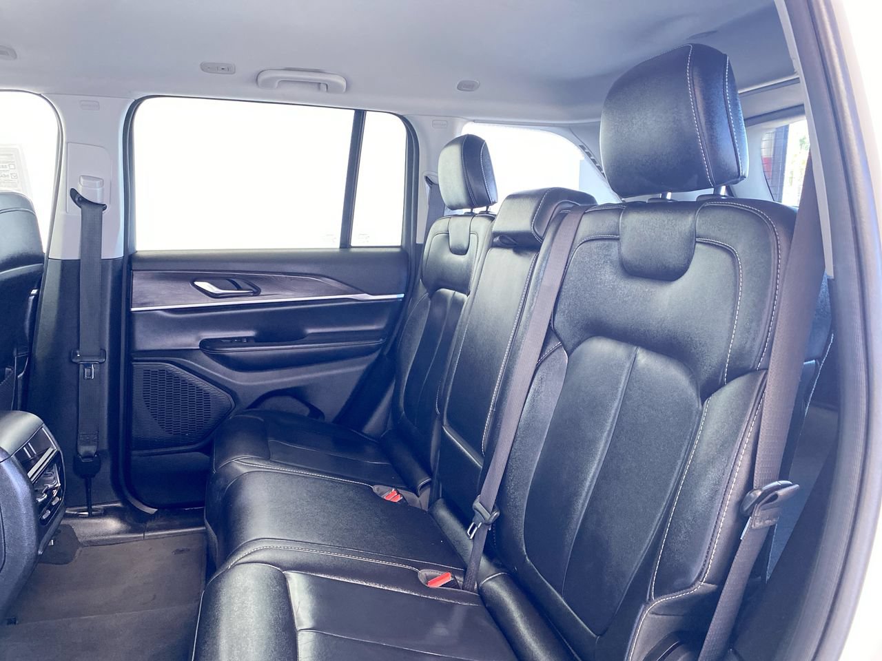 Used 2023 Jeep Grand Cherokee Limited RWD image 33