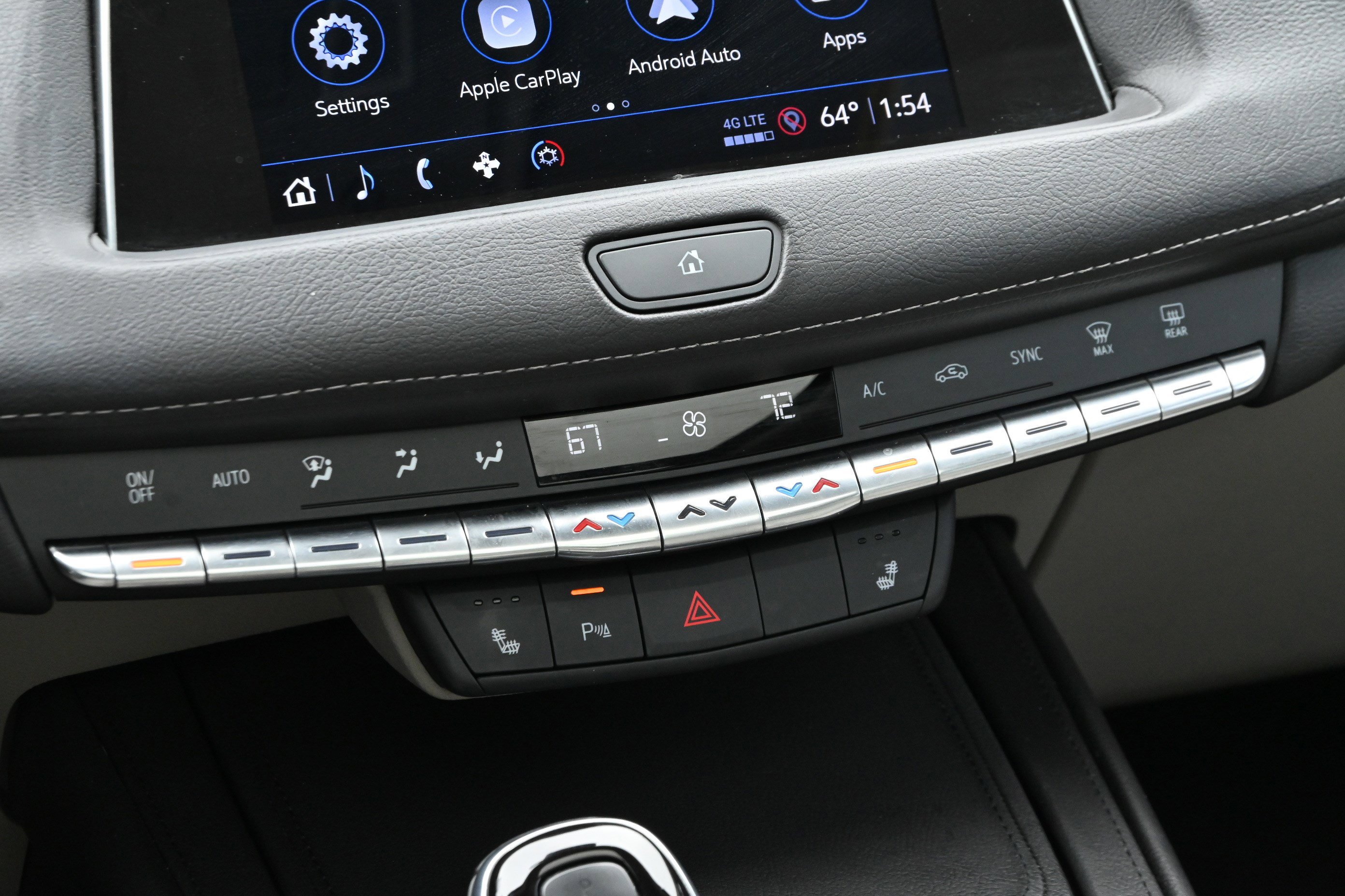 Used 2023 Cadillac XT4 Luxury w/ Cold Weather Package FWD image 20