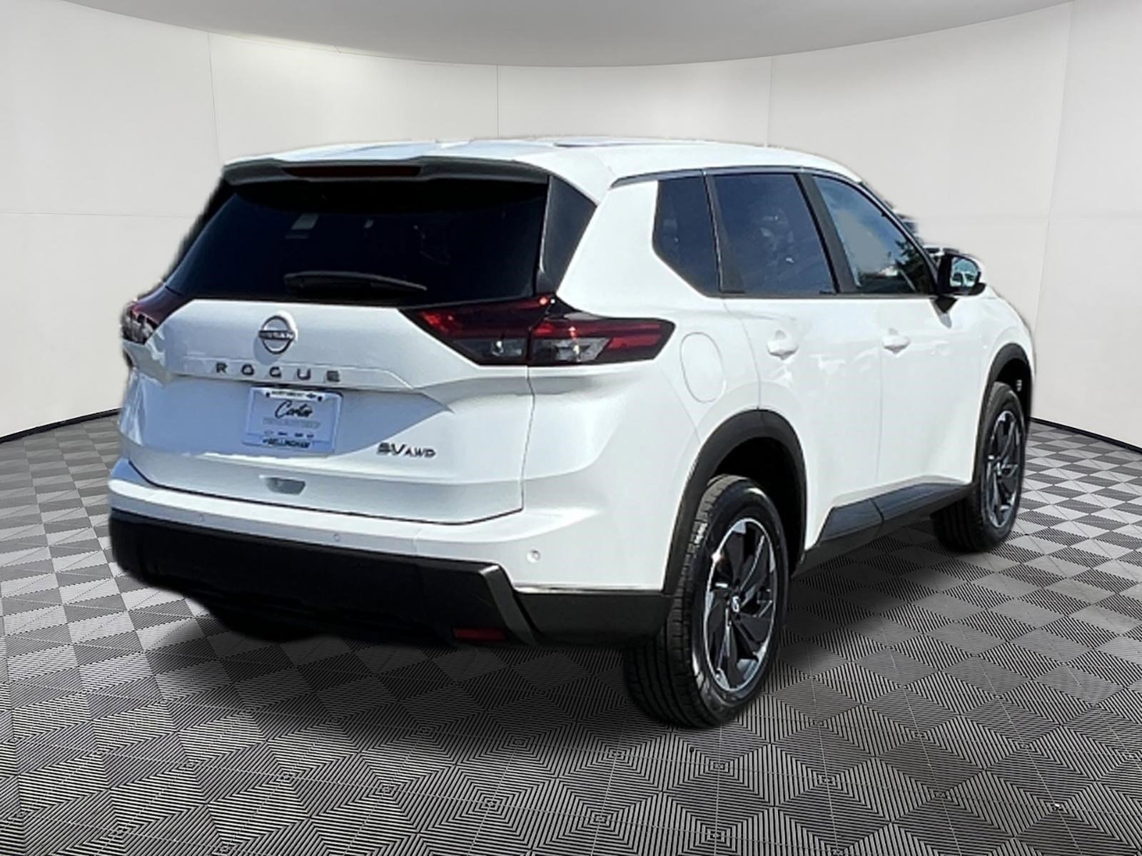 Used 2024 Nissan Rogue SV AWD/4WD image 6