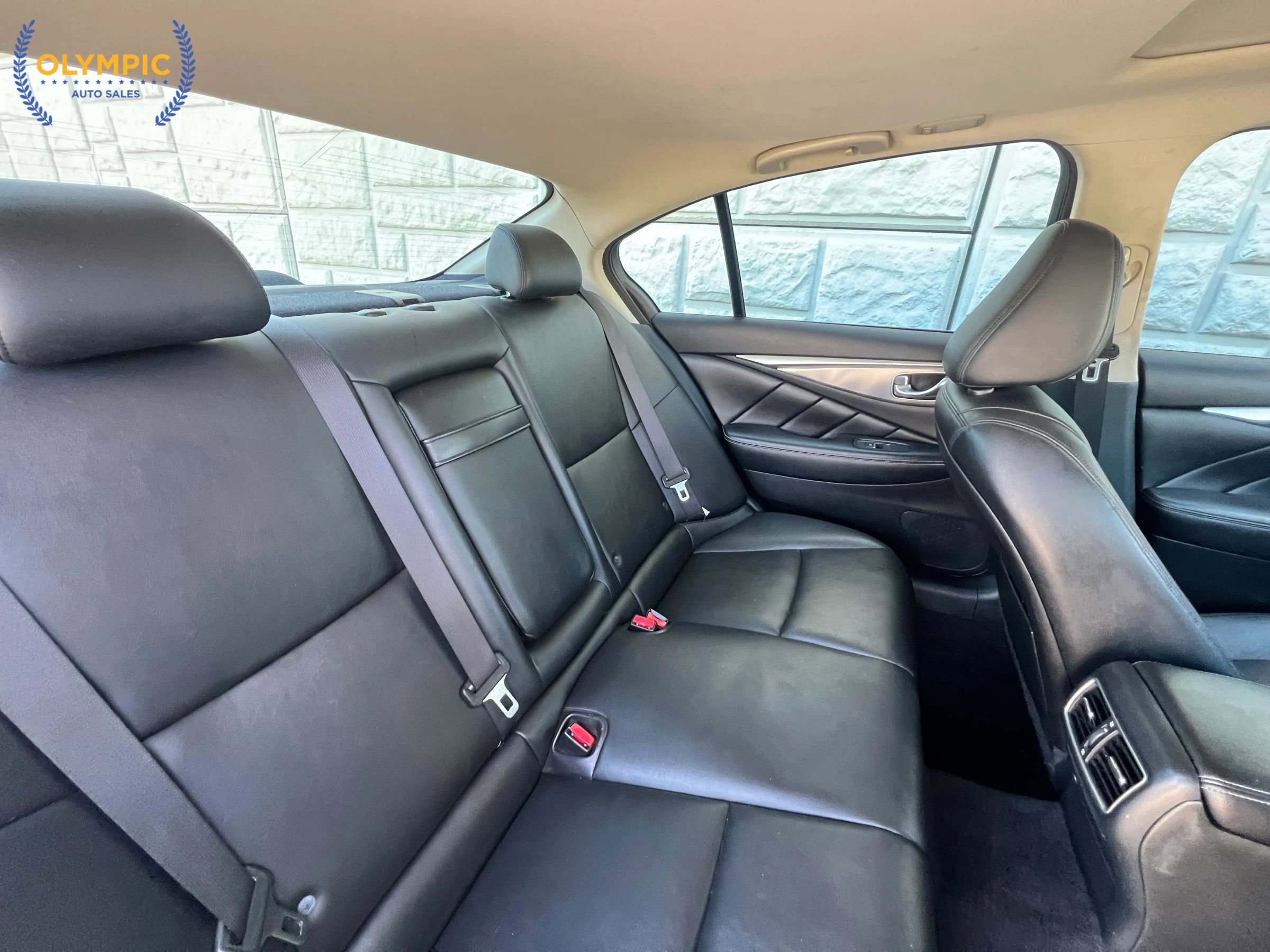 Used 2014 INFINITI Q50 Premium w/ Navigation Package RWD image 40