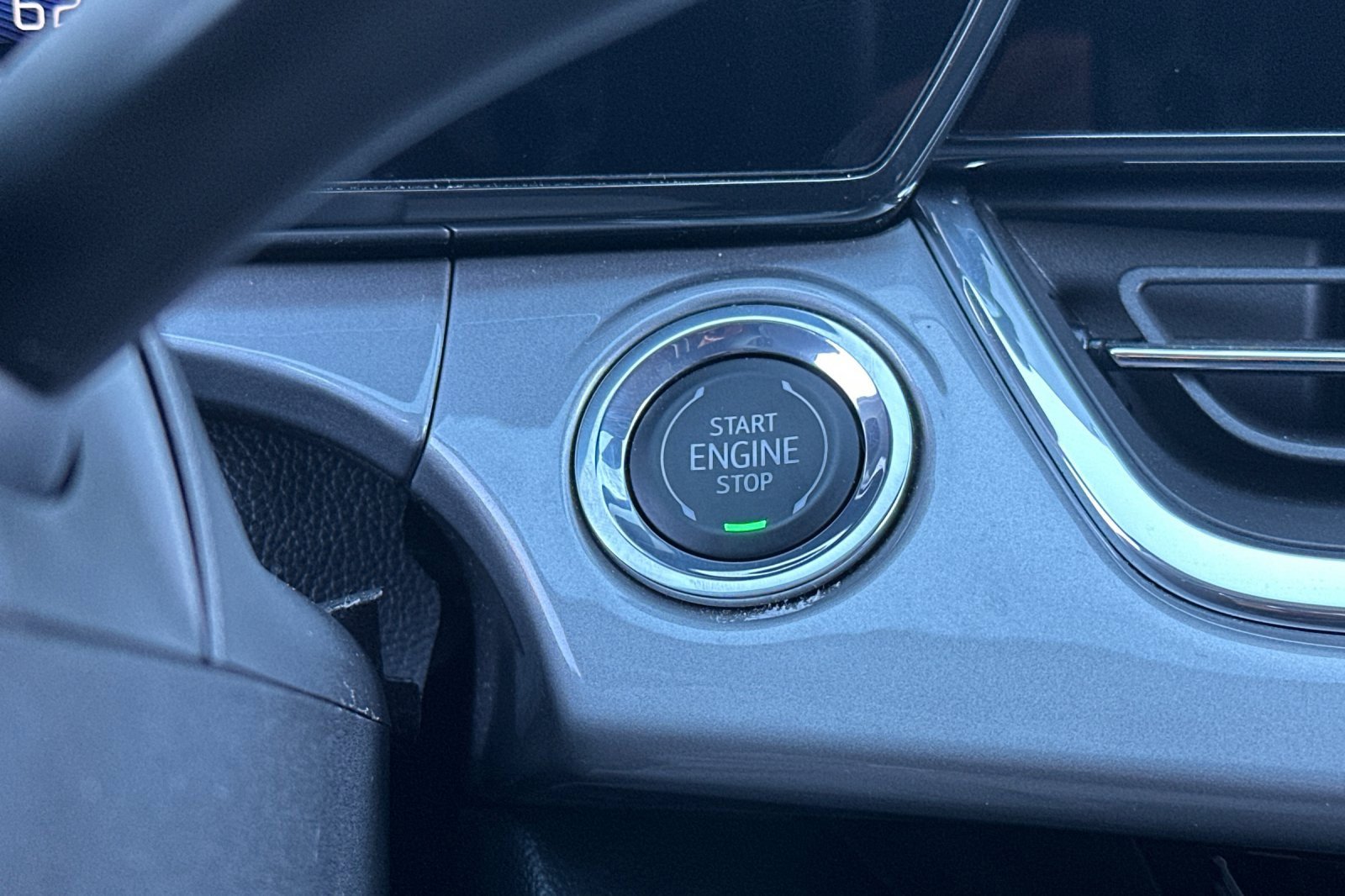 Used 2024 Chevrolet Trax LT image 33