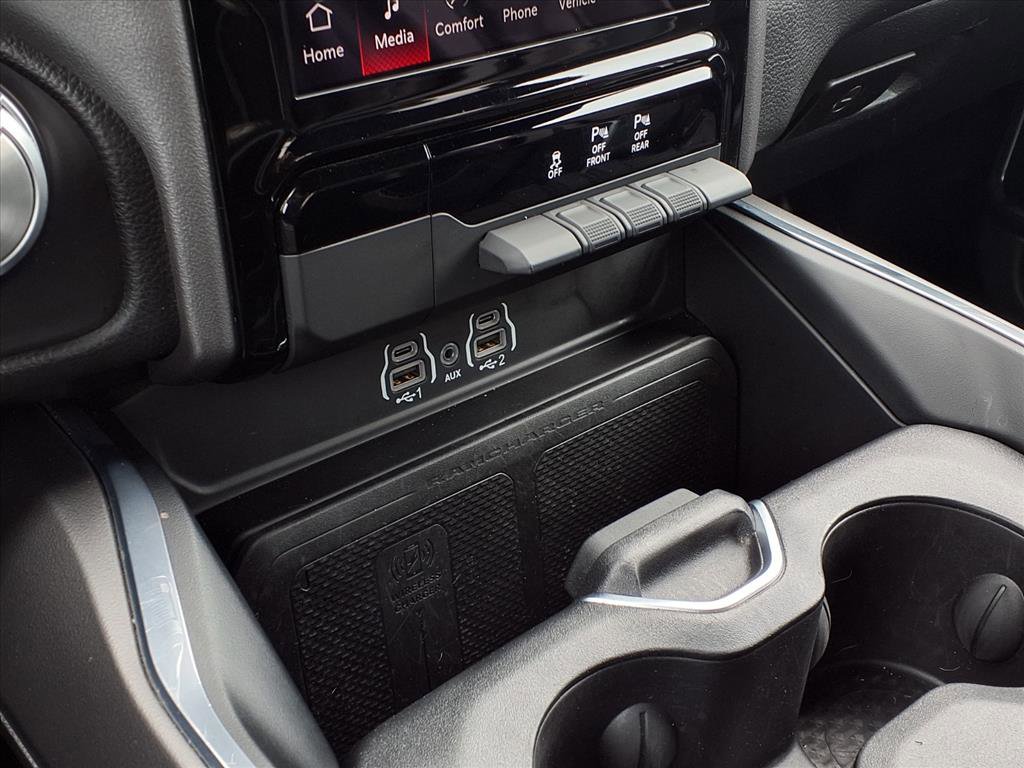 Used 2025 RAM 1500 Laramie AWD/4WD image 6