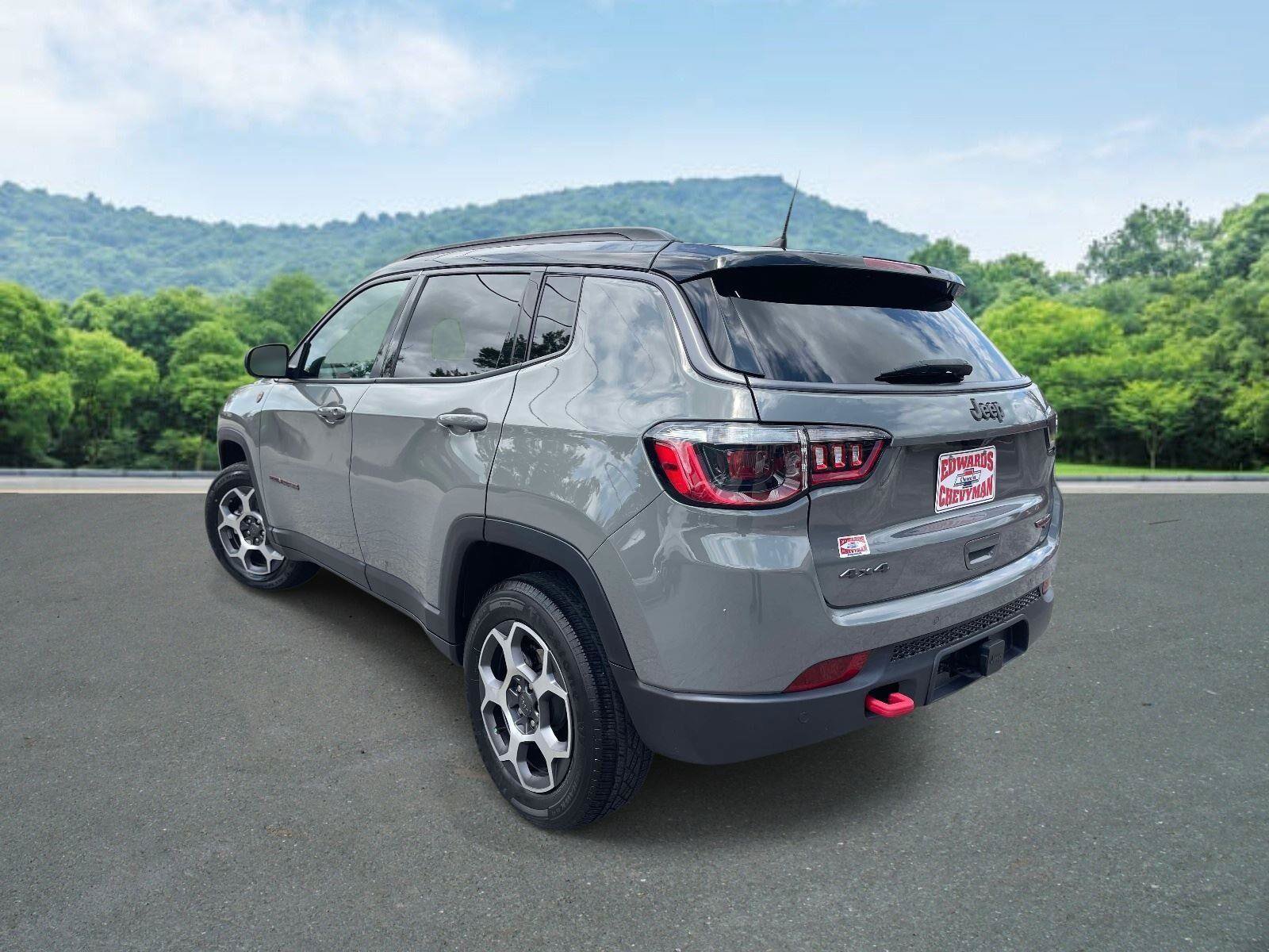 Used 2022 Jeep Compass Trailhawk w/ Trailer Tow Group AWD/4WD image 27
