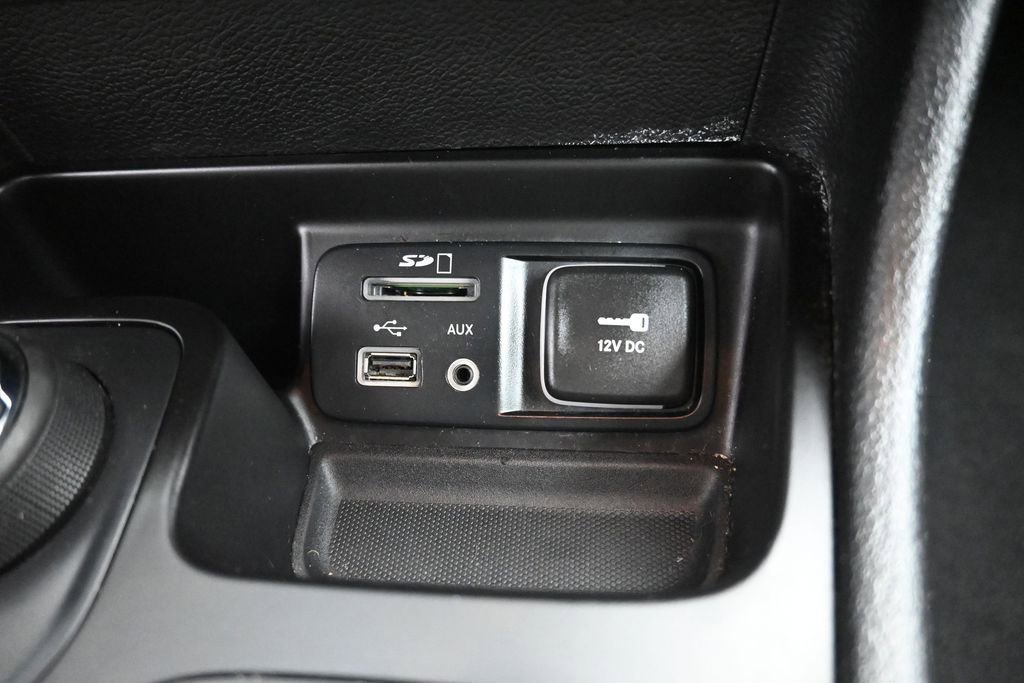Used 2016 Jeep Cherokee Sport AWD/4WD image 15