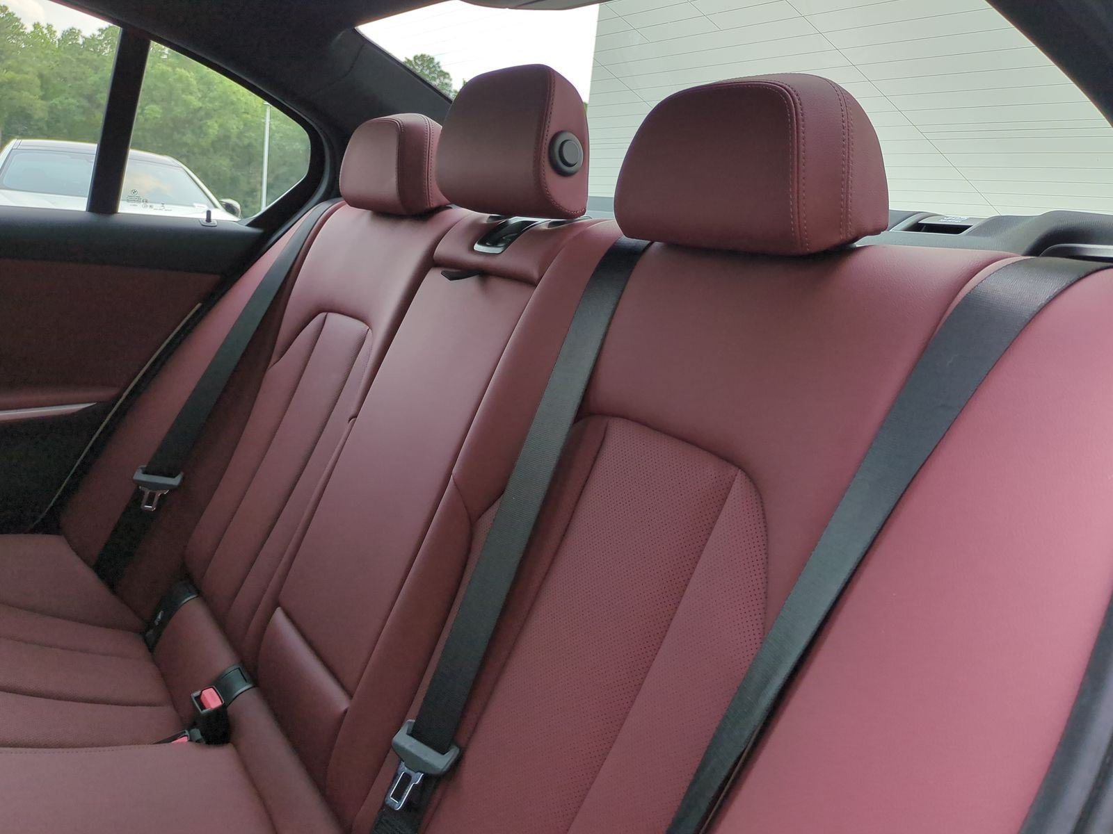 Used 2024 BMW 330e w/ Convenience Package RWD image 32