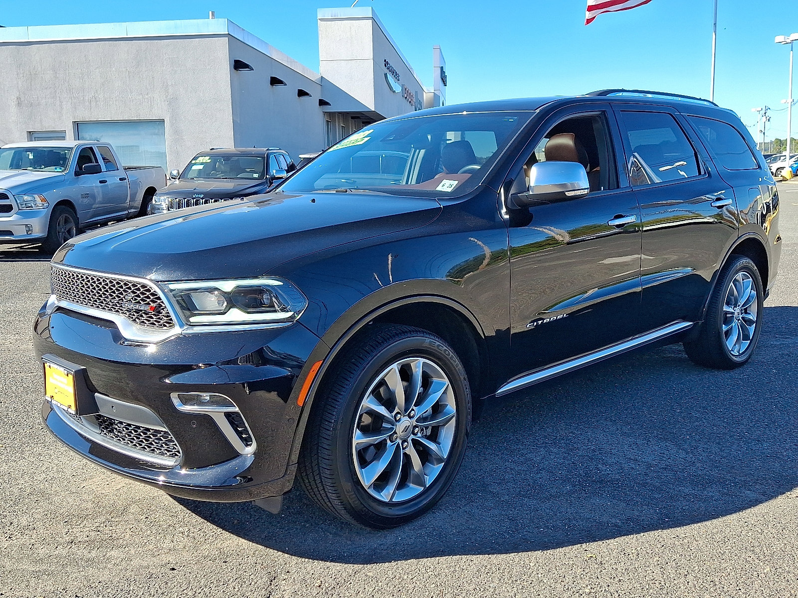 Used 2023 Dodge Durango Citadel image 3