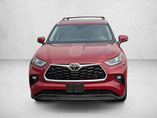 Used 2021 Toyota Highlander XLE AWD/4WD video 2