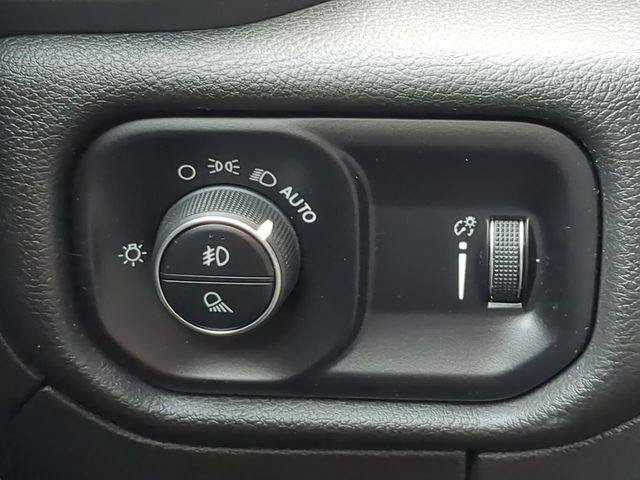 Used 2024 RAM 1500 Big Horn AWD/4WD image 29