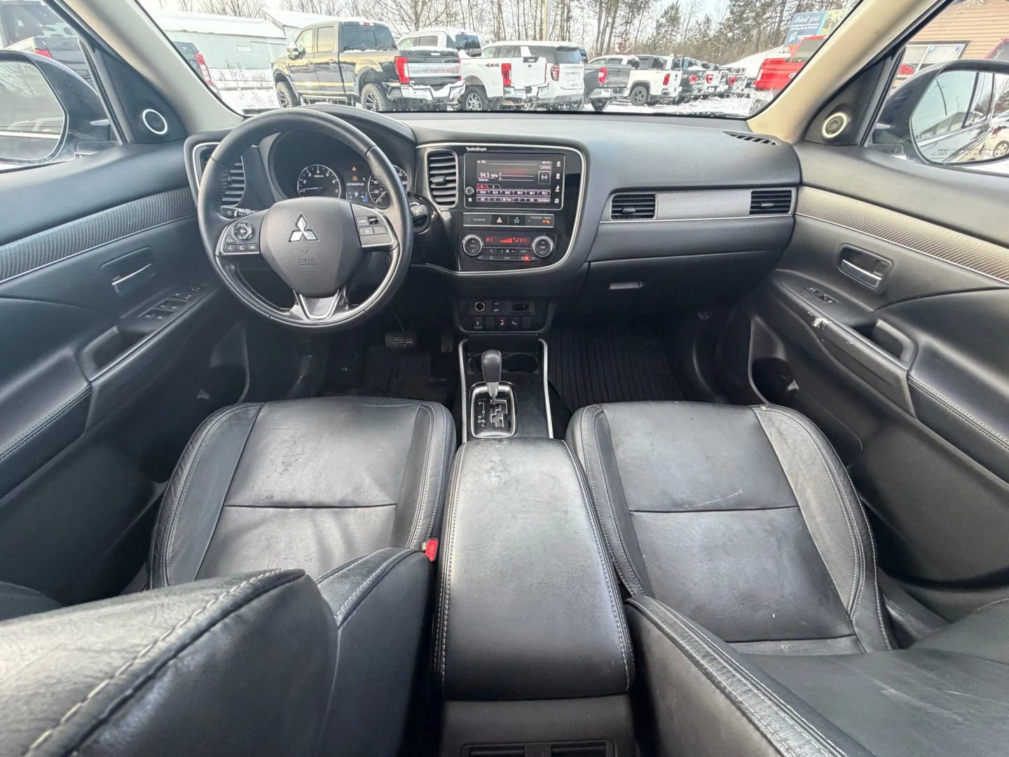 Used 2019 Mitsubishi Outlander SE image 32