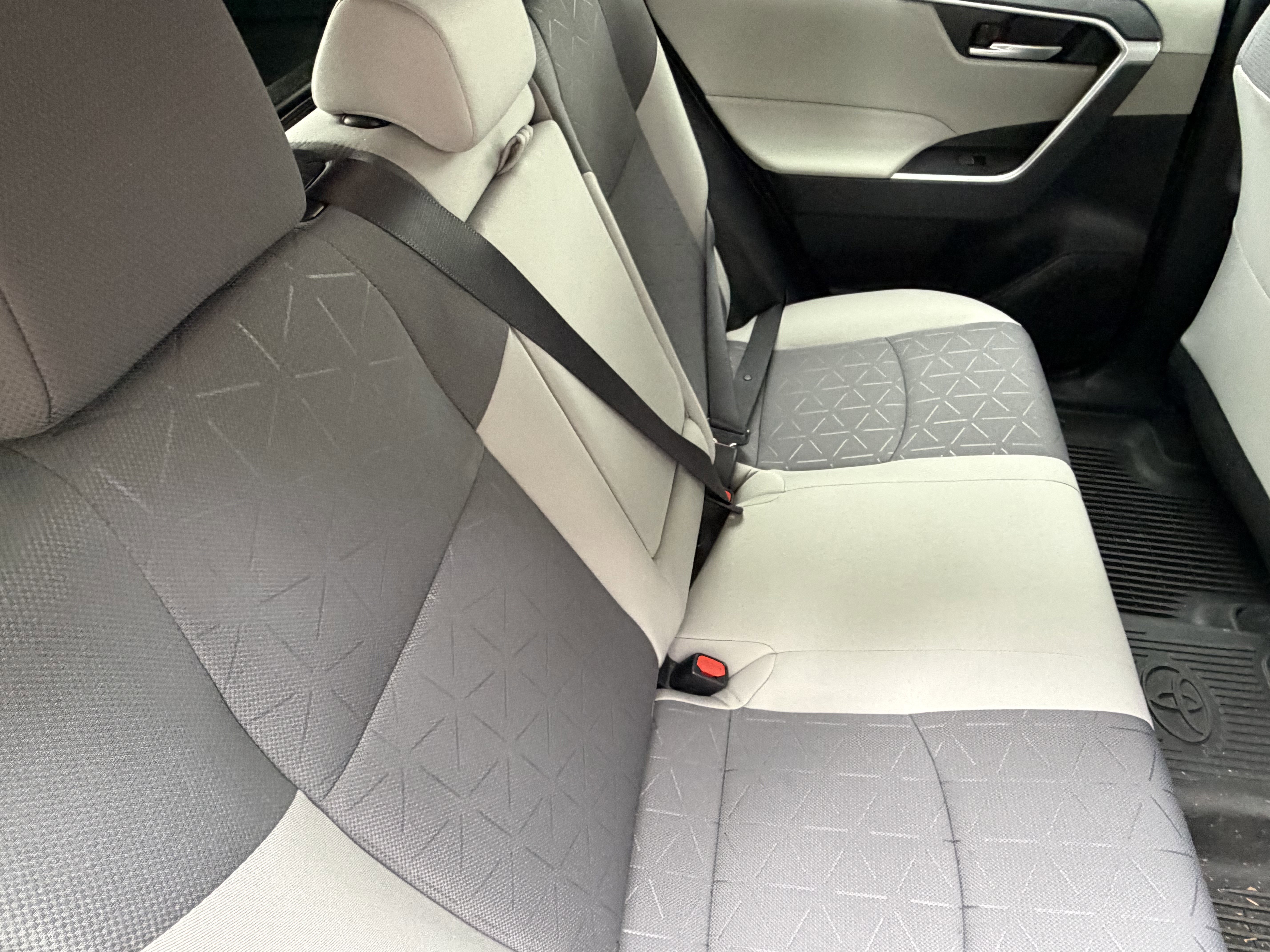 Used 2023 Toyota RAV4 XLE FWD image 39