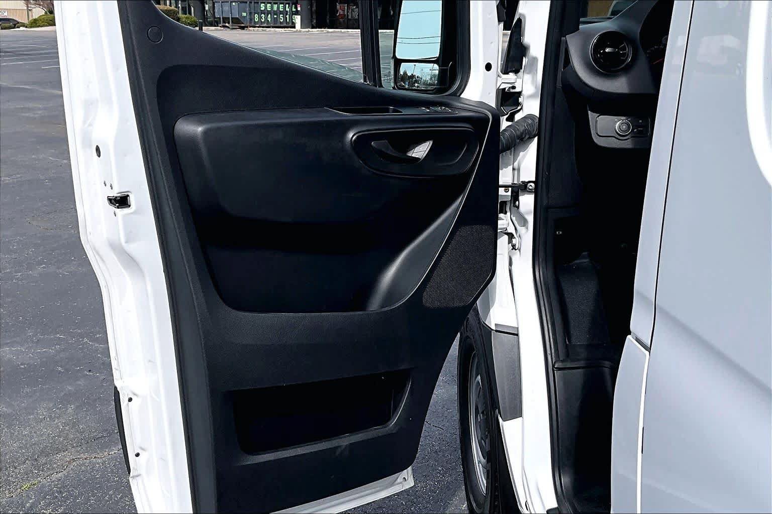 Used 2023 Mercedes-Benz Sprinter 2500 image 22