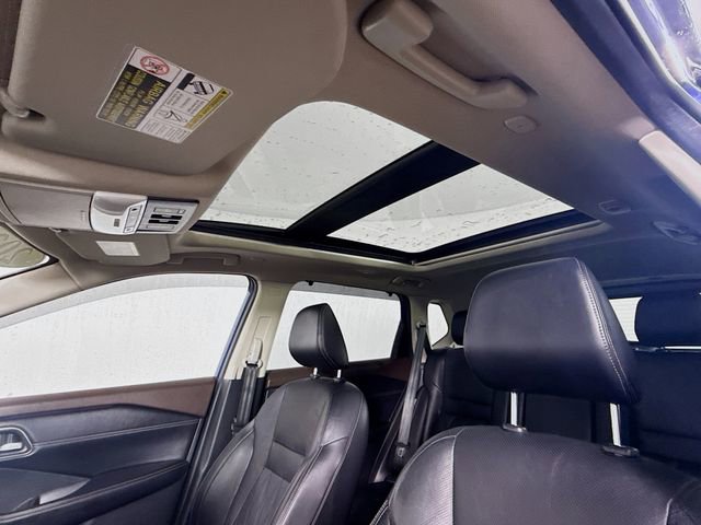 Used 2022 Nissan Rogue Platinum w/ Head-Up Display Package image 22