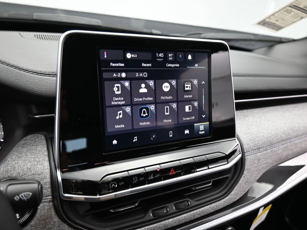 Used 2025 Jeep Compass Latitude image 20