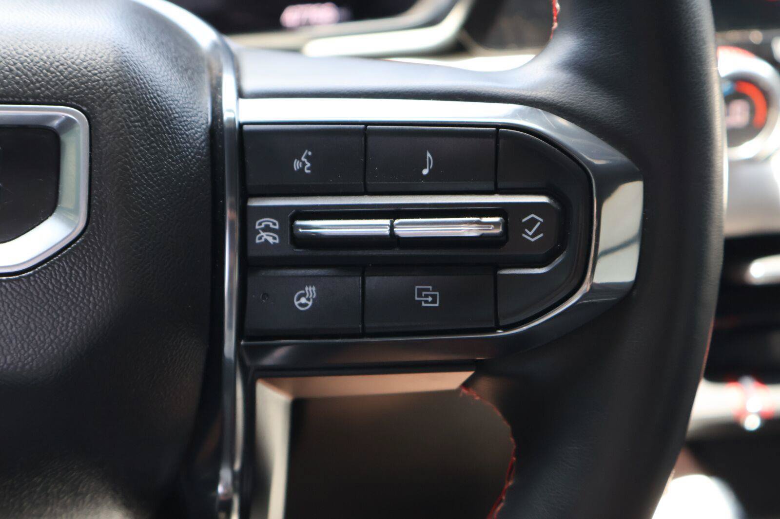 Used 2024 GMC Canyon AT4X AWD/4WD image 23