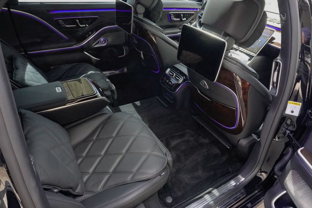 Used 2025 Mercedes-Benz Maybach S 680 4MATIC image 26