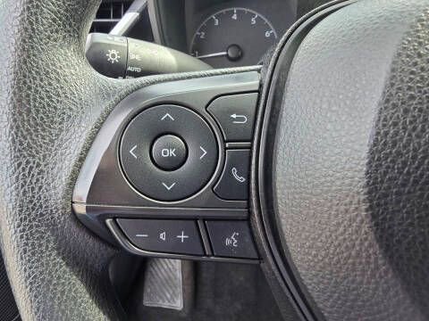 Used 2023 Toyota Corolla LE image 18