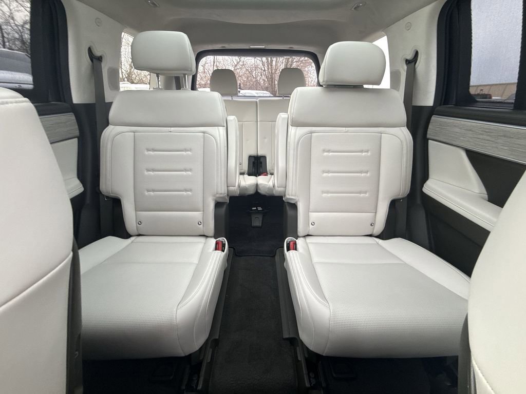 Used 2025 Hyundai Santa Fe Calligraphy image 22