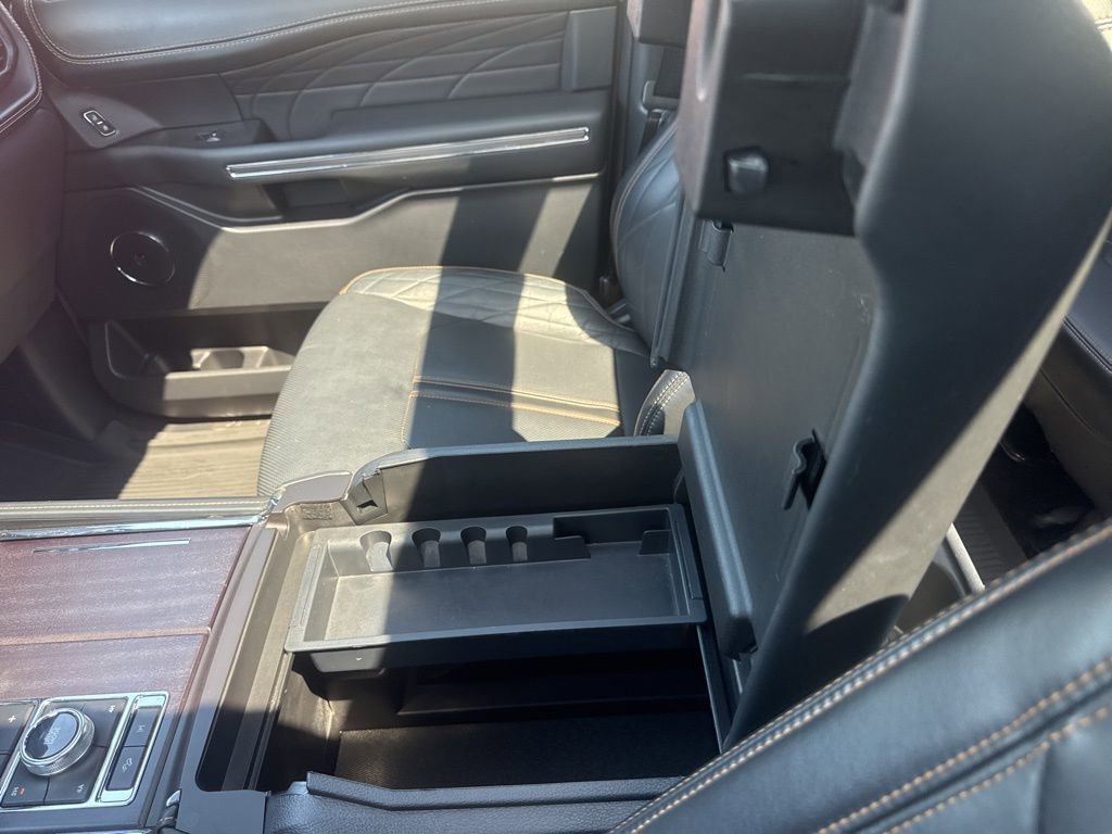 Used 2023 Ford Expedition Platinum image 26