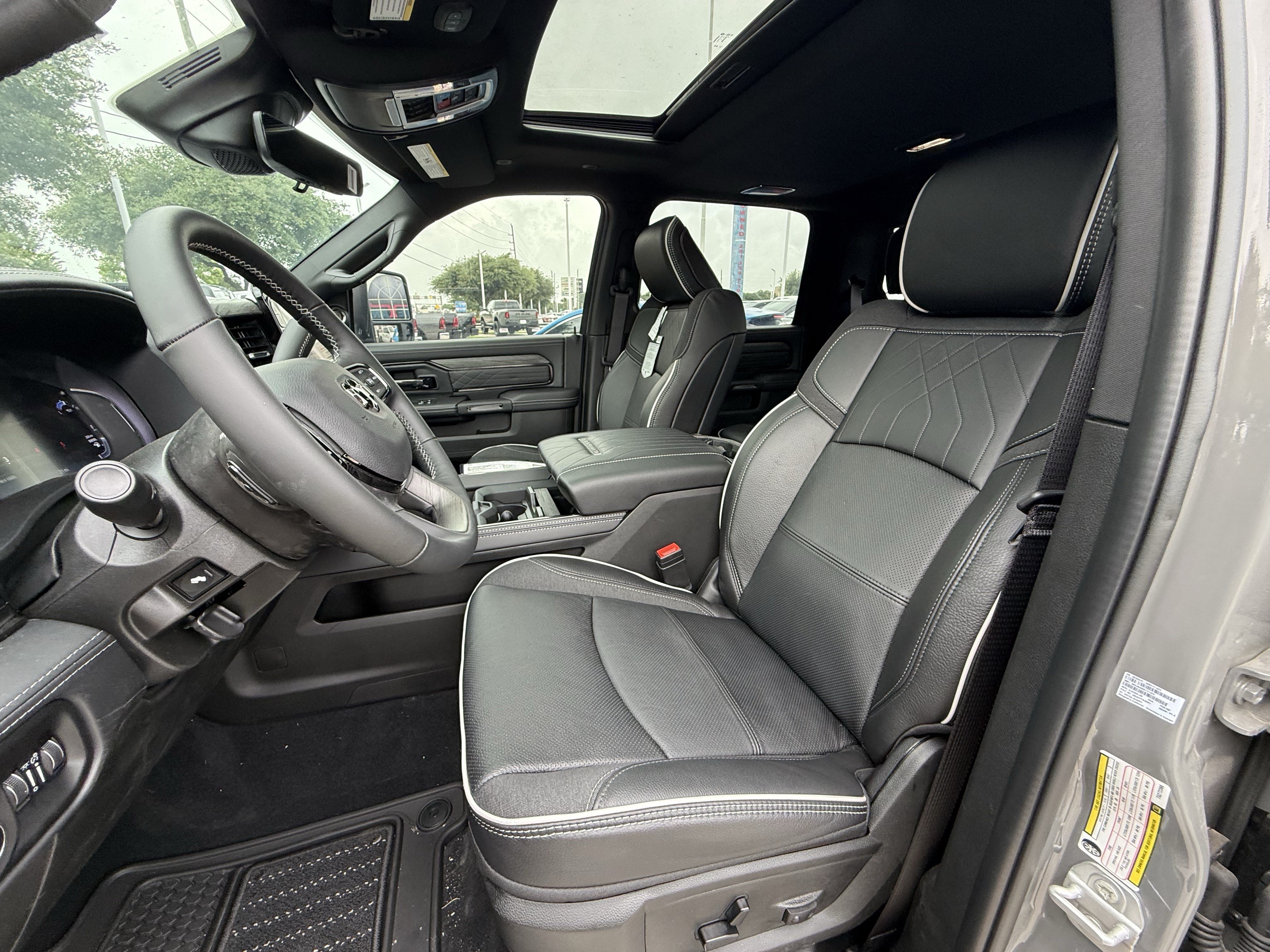 New 2026 RAM 3500 Limited AWD/4WD image 17